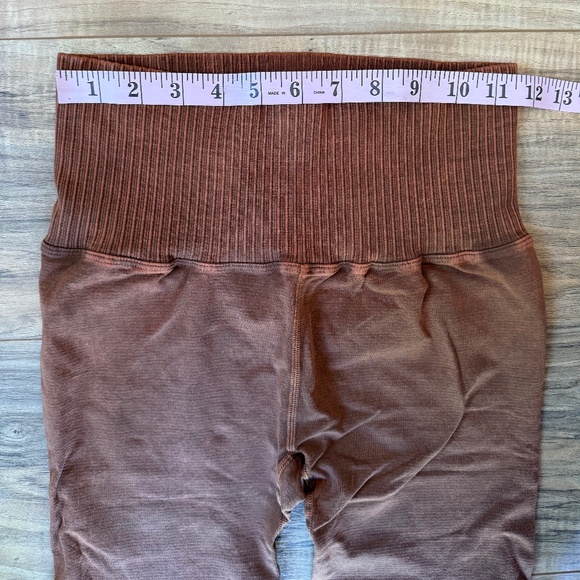 NWOT - FP Movement Good Karma Leggings M/L - Picture 7 of 9